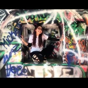 Meet your Posher, Rena